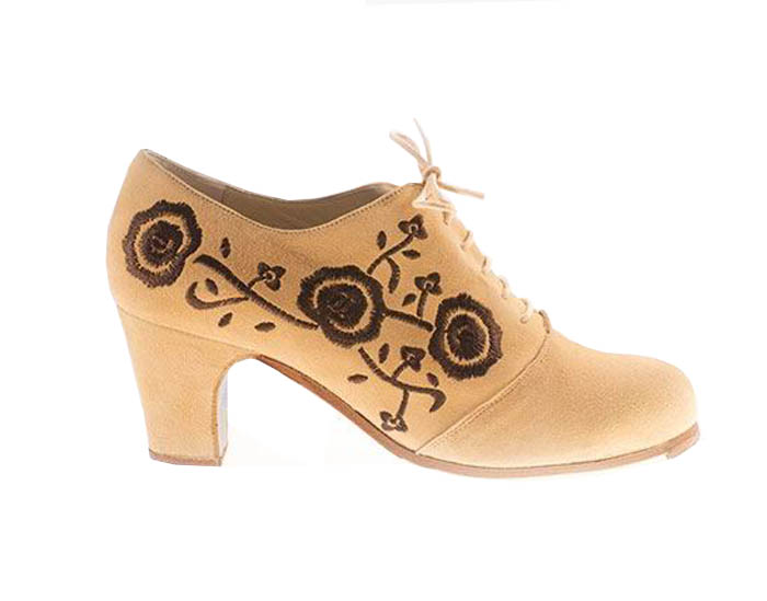 Inglés bordado. Chaussures de flamenco personnalisées Begoña Cervera